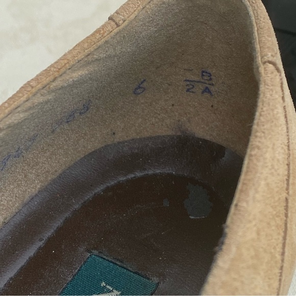 Naturalizer Beige Suede Loafers Size 6AA - Picture 6 of 10